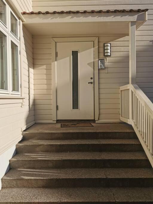 Nice 1-Bedroom Apartment In Heart Of The City 스타방에르 외부 사진